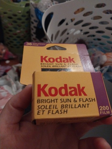 Kodak GOLD 200 Color Negative Film ISO 200 35mm Roll Film 36 Exposure Exp 8/2003 - Picture 4 of 7