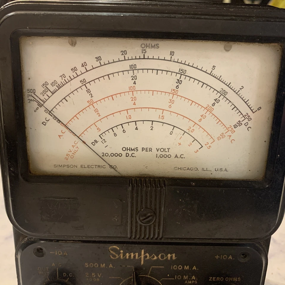 Multímetro Analógico Simpson Vintage Modelo 260 Modelo Temprano con Correa de Cuero 1930 Foto 2 de 4