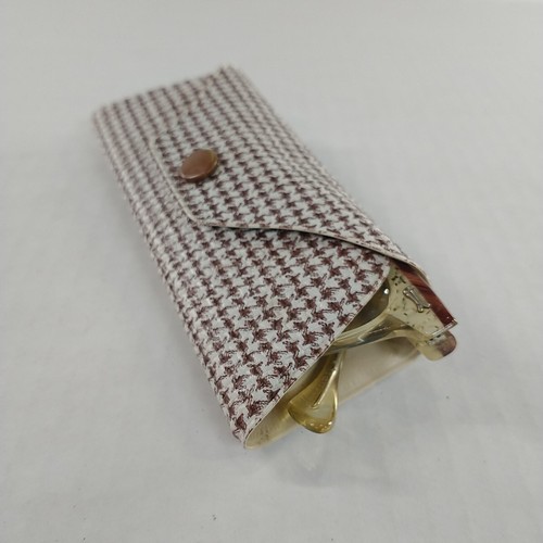 Vintage 1960s Era Womens Cat Eyeglasses 42-22 , 4 1/2 - 5 1/2 With Original Case - Picture 11 of 22