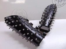 MANOWAR   LEATHER SPIKED OLD SCHOOL GAUNTLET. POWER METAL...(MDLG0020)