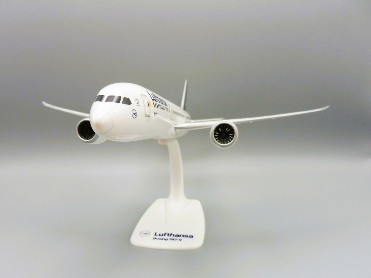 Lufthansa Boeing 787-9 1/200 Herpa Snap Fit 613453 D-ABPA Berlin