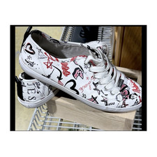 GUESS Graffiti Lace Up Low Top Athletic Sneakers White Black Red Pink