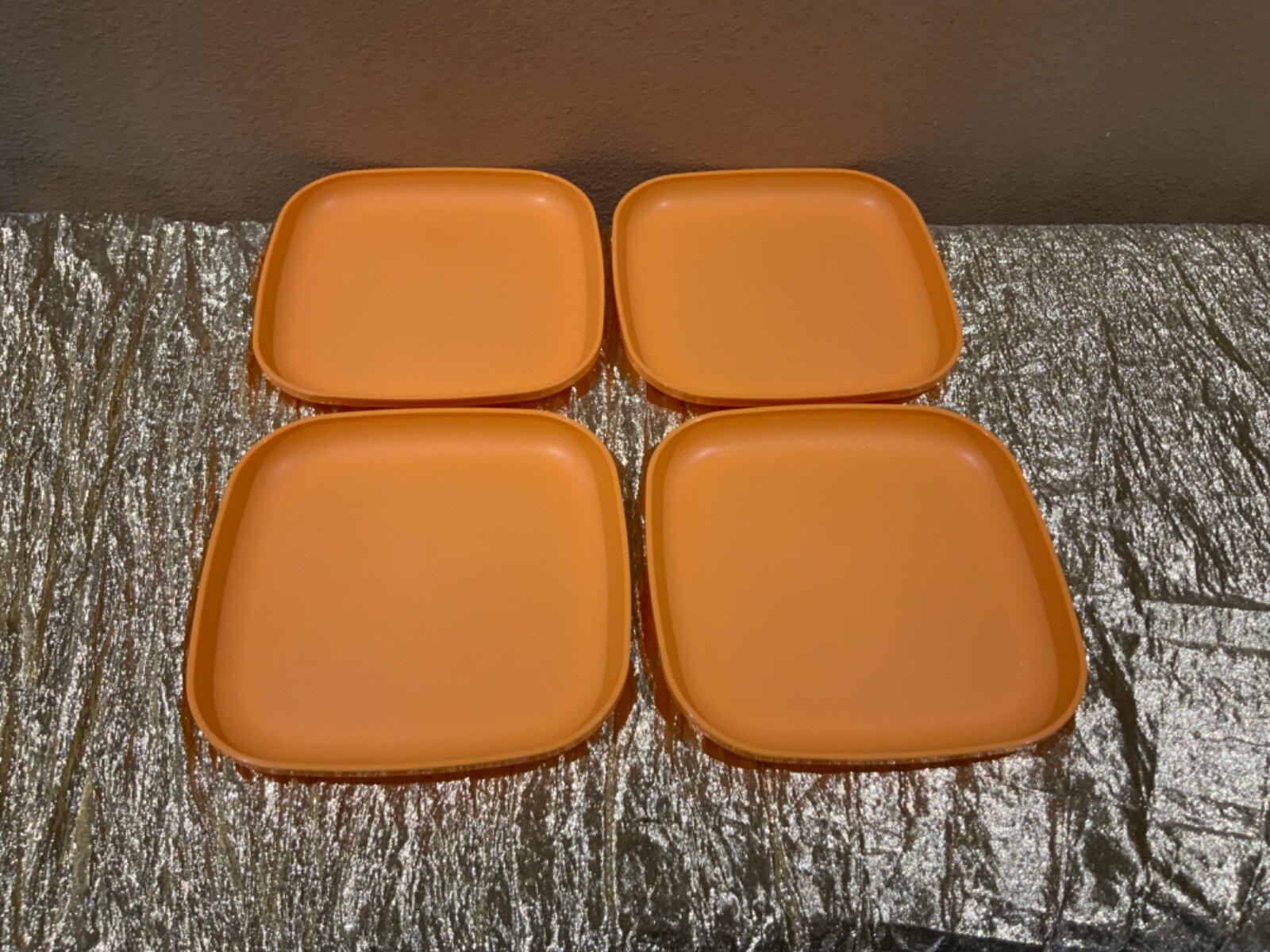 New Set 4 Tupperware Luncheon Plates 8” Square Raised Sides Bright