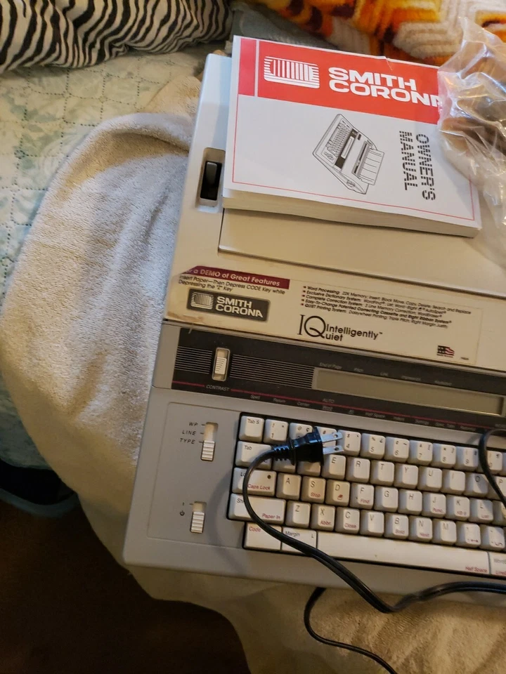 Smith Corona WP 1100 Word Processor With All Manuals And Extras - Image 4 of 4