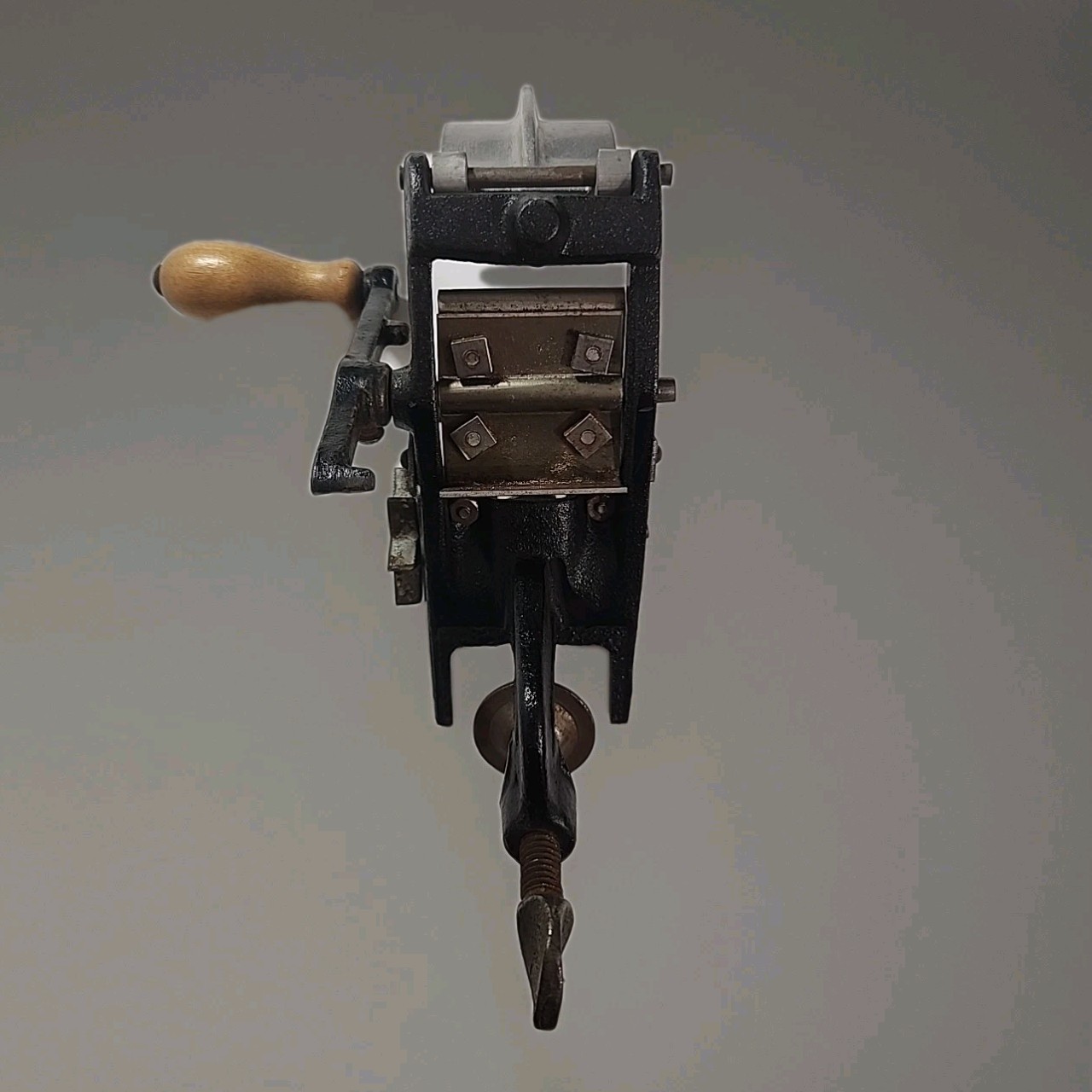 ANTIQUE VITANTONIO HAND CRANK PASTA MAKER/ROLLER - CAST IRON gnocchi & cavatelli