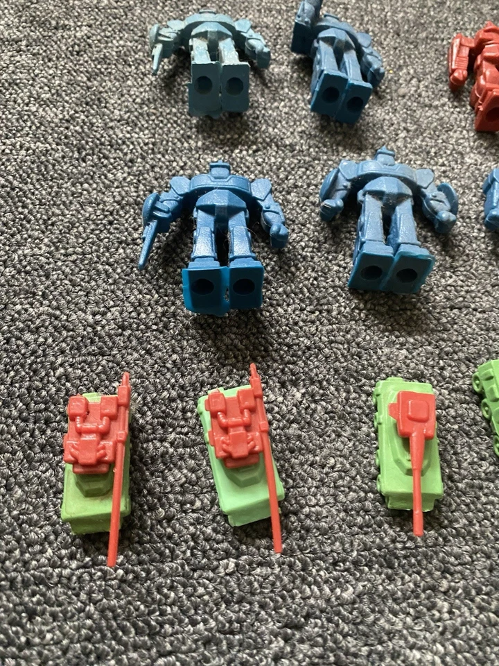 Vintage Figures Battle of The Bi-trons Red Blue Robot Transformers Play-set - Image 2 of 4