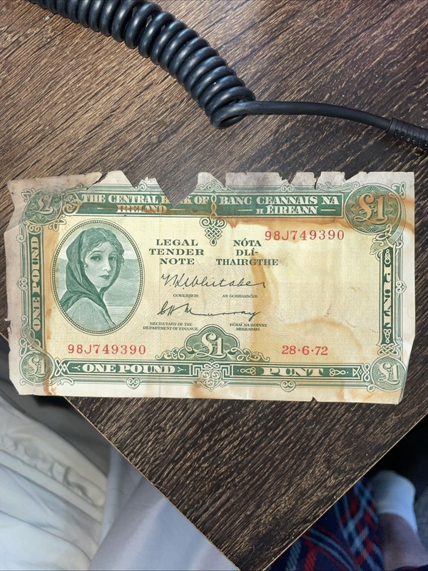 Central Bank of Ireland, £1 One Pound Note,1972, Prefix 97J4, LADY LAVERY