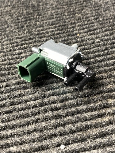 EGR Solenoid Standard Motor Products VS156 - Picture 4 of 7
