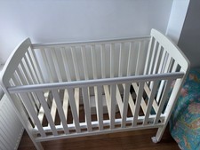 Compact Baby Cot / Crib + Mattress – White – Excellent Condition – On Wheels