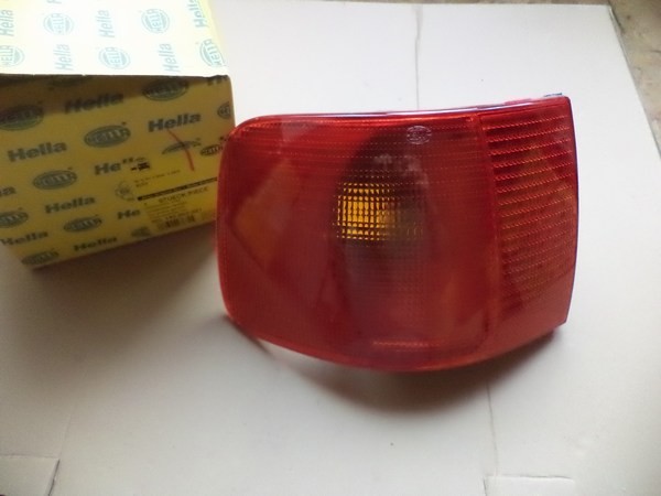 Feu gauche Audi 100 C4 neuf pour restauration carrosserie et remplacement 9el140063021