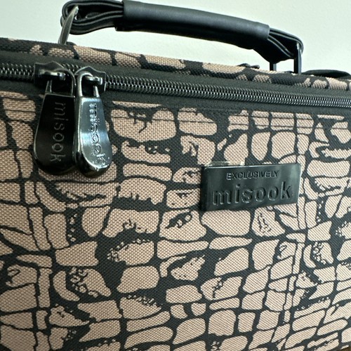 Exclusivamente Misook Estuche Cosmético Bolsa de Viaje Marrón Estampado Animal Patrón 12”x7”x7” - Imagen 2 de 9