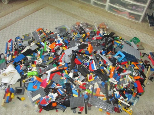 Lego Minifigures Lot 15 Pounds Huge Includes: Sets / Books and TONS of good pcs