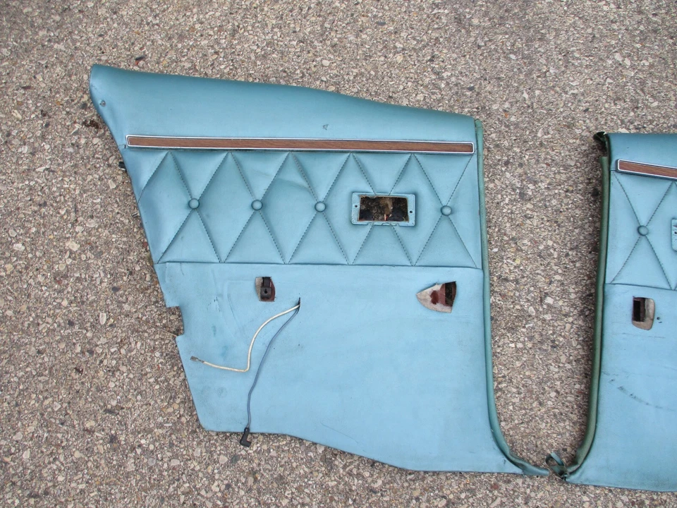 Lincoln Continental Mark III 1968 1969 1970 paneles de puerta con moldura trasera Foto 3 de 4