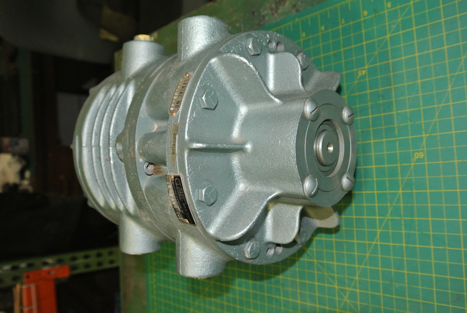 GAST OILLESS VACUUM PUMP 12X2440101 [WHSE02.26A2] eBay