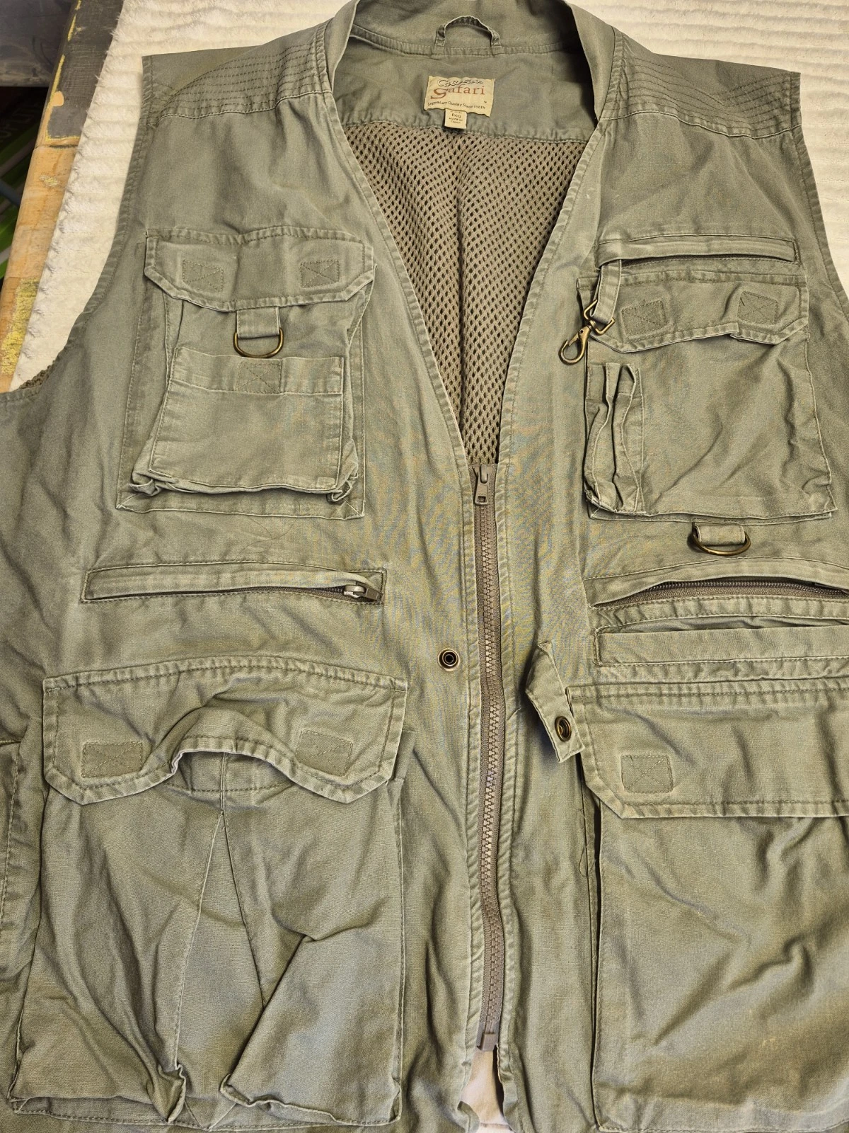 Cabela’s Safari Series Vented Fishing Hunting Outdoors Utility Vest Men's Sz 2XL
Opens in a new wind