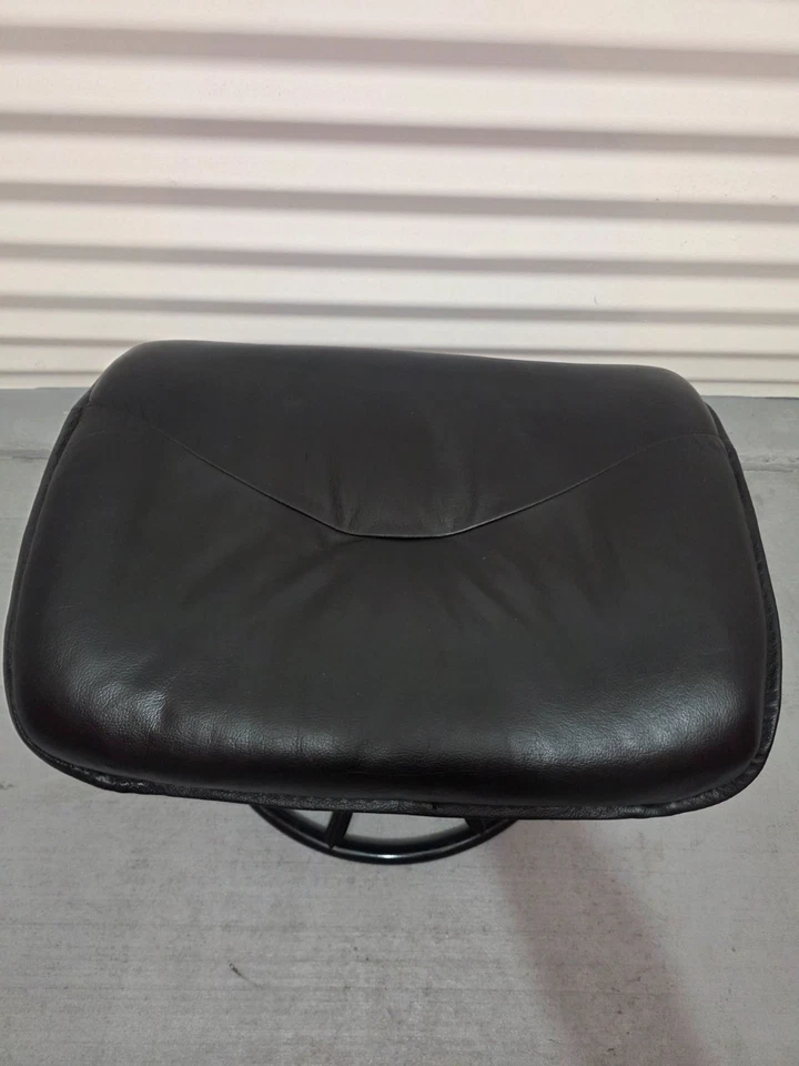 Otomana Ekornes Stressless Vintage Cuero Negro Marco Negro | SIN Función de Inclinación Foto 3 de 4