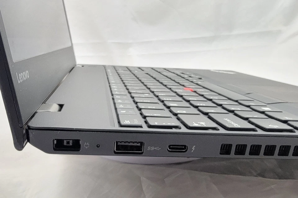 Lenovo P51s i7 7th Gen - 256GB SSD - 16GB RAM - FHD 15.6" Nvidia Quadro - Win 11 - Image 4 of 4