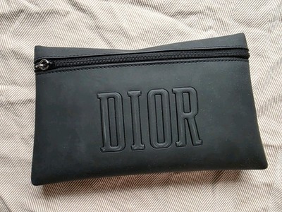 Elegante DIOR   Kosmetiktasche Pouch in Schwarz mit großem Logo-Schriftzug
