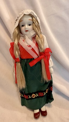 Bambola tedesca in porcellana 8 pollici dipinta a mano Natale abbigliamento tradizionale - Foto 4 di 12