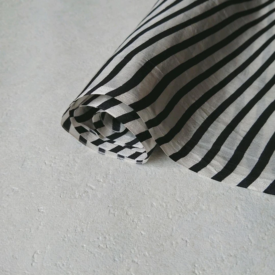 Emporio Armani Шелковая Граница Украденная Белая Черная Б/у Элегантный Аксессуар Из Японии - Изображение 3 из 4