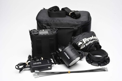 Profoto B2 250W Air TTL To-Go Flashlight Kit, w/Octobox, case, batt+charger++