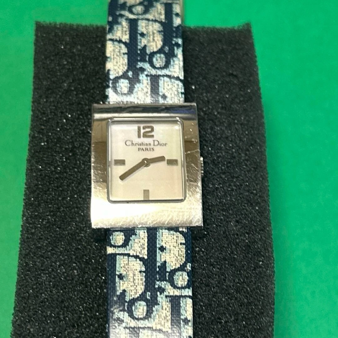 Montre Christian Dior à quartz QZ D78 109 cadran perlé trotteur carré vintage occasion