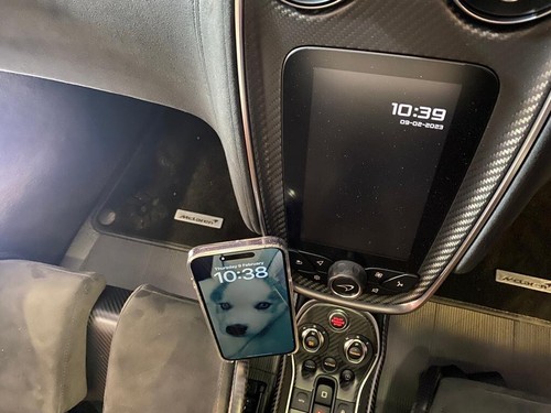 Support téléphone sans fil McLaren 570S/GT, 600LT, 540C, 620R avec magsafe - Photo 11 sur 20