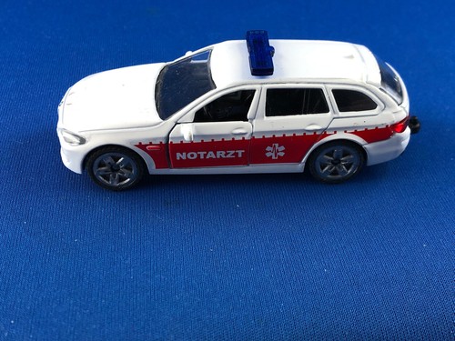 Siku BMW TOURING 5er NOTARZT - Bild 5 von 9