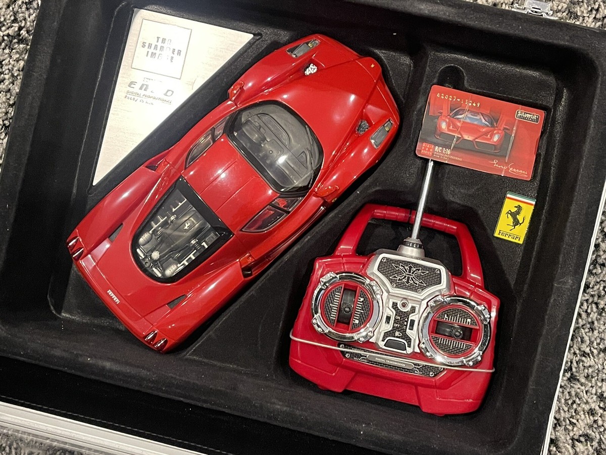 New Silverlit R/C Real Drive 1/16 Enzo Ferrari With Briefcase