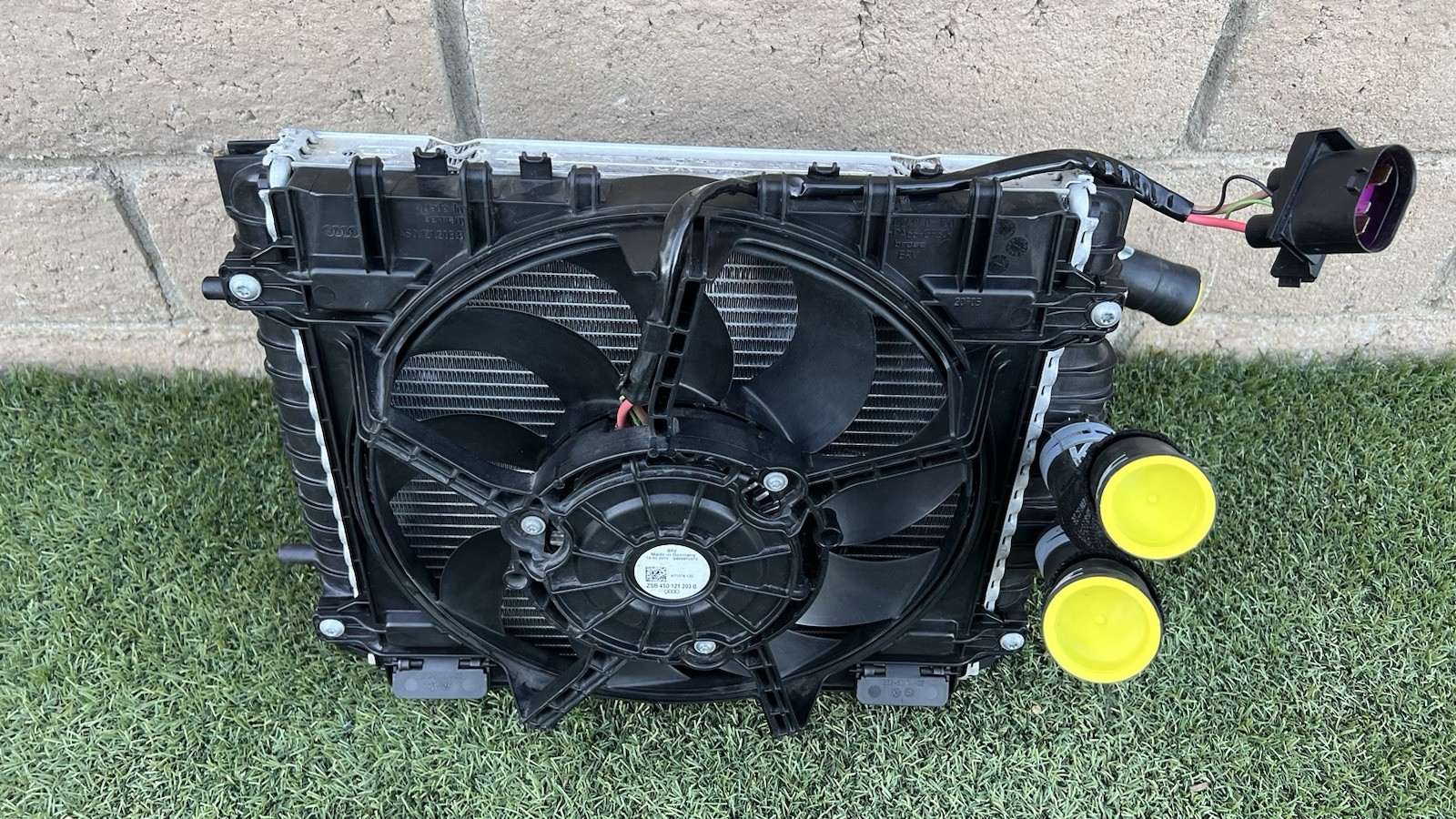 Lamborghini Huracan Left Side Radiator AC Condenser Cooling Fan Assembly OEM