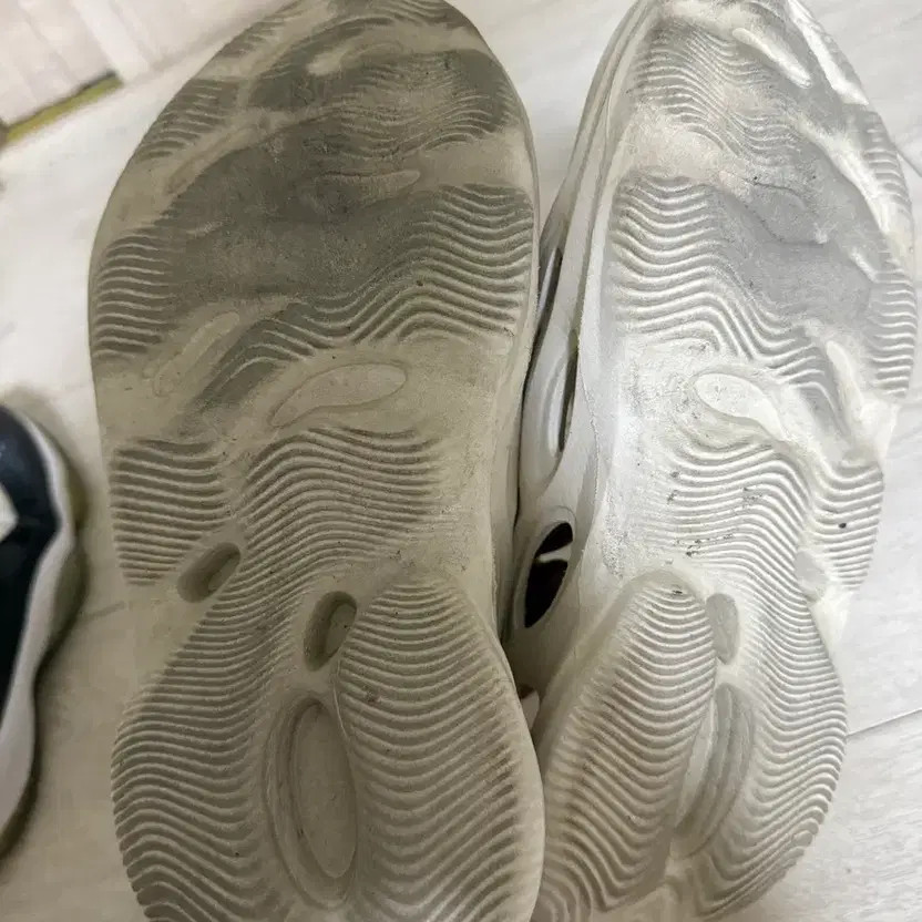 Adidas Yeezy Foam Runner - Sand Color, Size 265 thumbnail 2