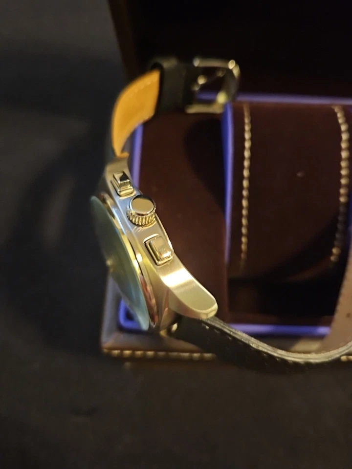 Reloj de cuarzo Armand Basi Classics A-1009G de acero inoxidable para hombre correa de cuero - Imagen 4 de 4