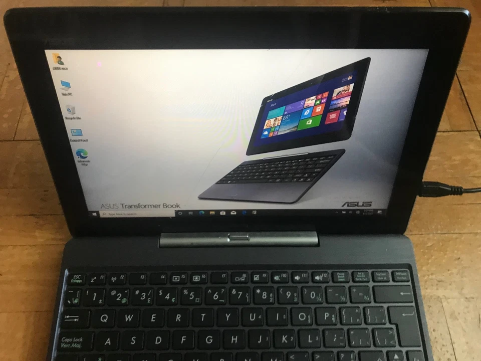 ASUS Transformer Book T100TA 10.1" CPU 2374,1.33MHz,2 GB Ram,30GB HDD AS-IS - Image 2 of 4