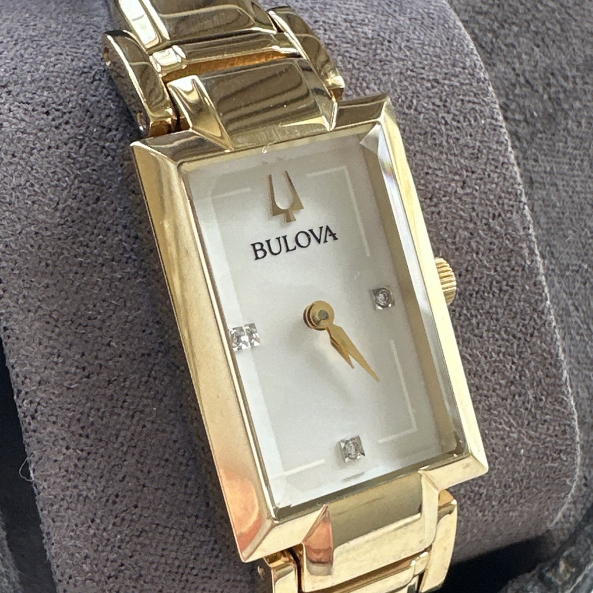 Bulova Women\'s Watch 97P141 Quartz Mother of Pearl Diamond Dial Gold Steel 18mm Amazon.com: Bulova Ladies main image 2