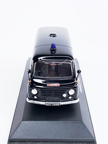 ATLAS EDITIONS, BEST OF BRITISH POLICE CARS, BLACK AUSTIN J2 VAN WITH PAMPHLET - Picture 3 of 5