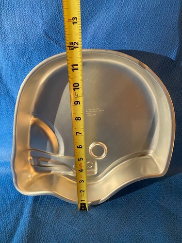Molde de aluminio para cacerola de pastel para casco de fútbol americano Wilton - Imagen 6 de 8