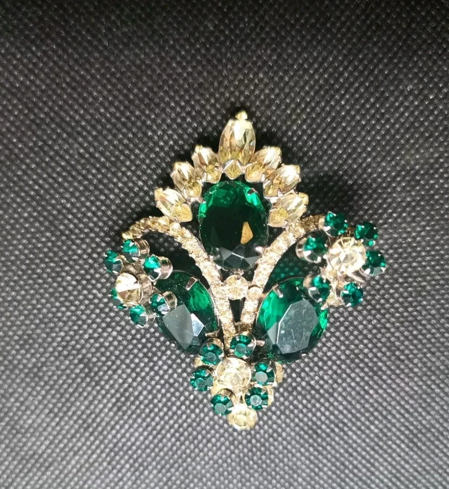 Broche prendedor grande de cristal verde y transparente vintage tono plata Juliana D&E sin firmar