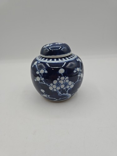Antique Vintage Chinese Underglaze Blue and White Ginger Jar Prunus