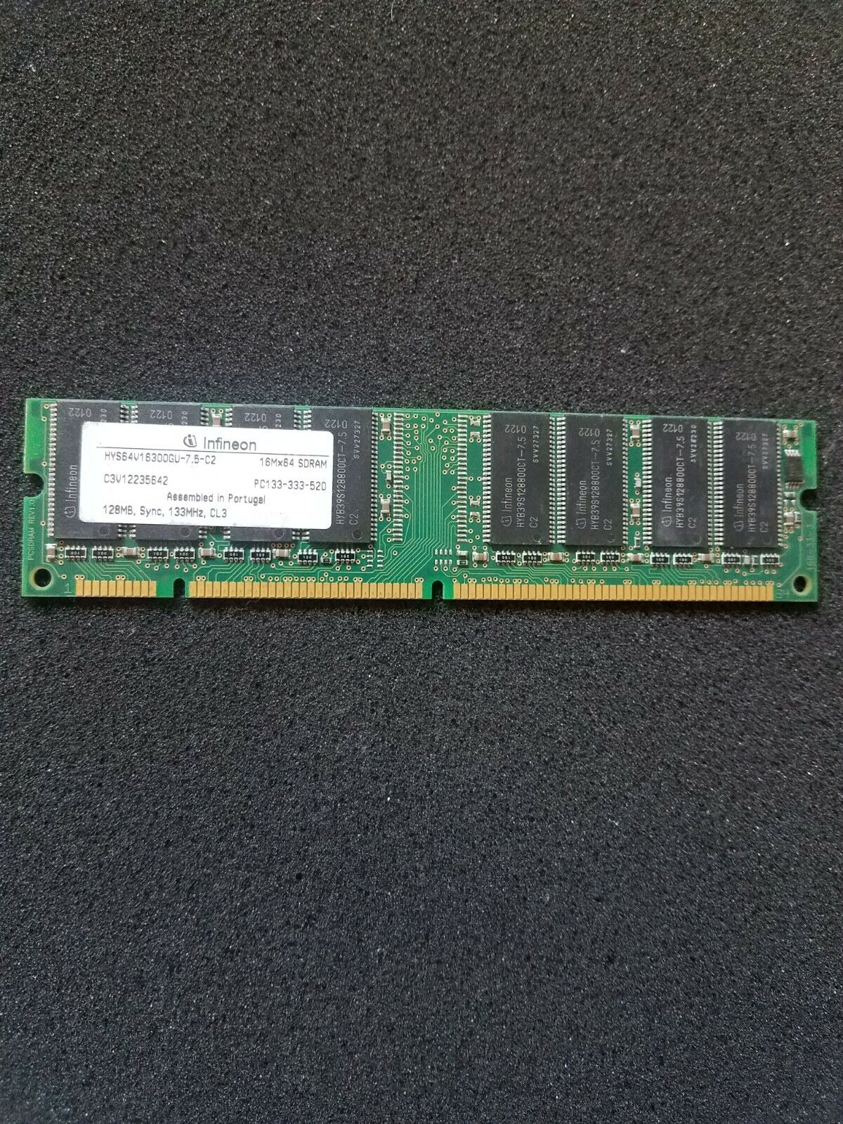 Infineon 128MB , PC-133U , SDRAM , 168 pin , Model # HYS64V16300GU-7.5-C2