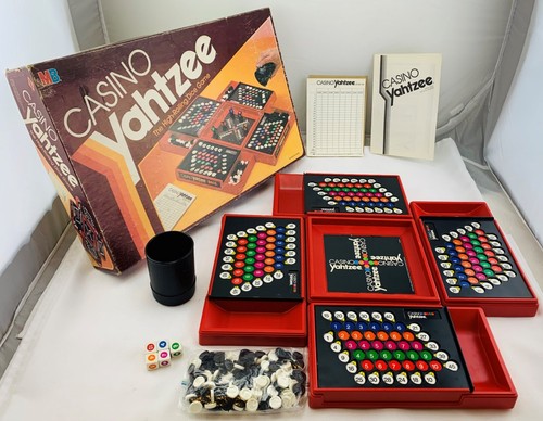 1986 Casino Yahtzee Game autorstwa Milton Bradley Kompletna w doskonałym stanie DARMOWA WYSYŁKA - Zdjęcie 1 z 7