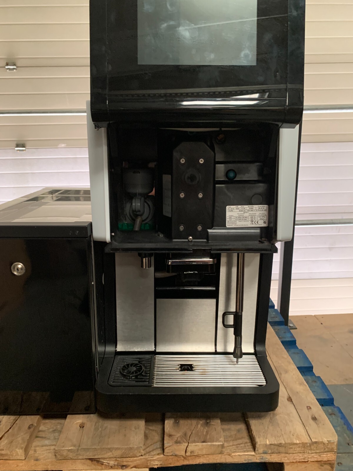 wmf 5000s Bean to cup coffee machine & milk fridge. eBay