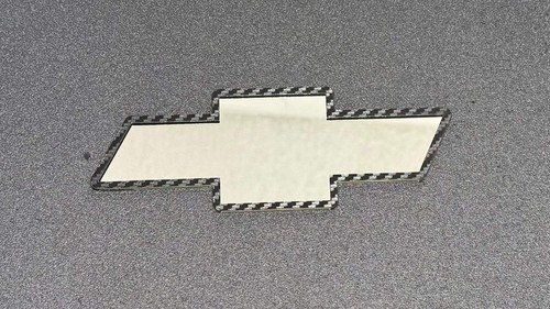 1998 - 2004 Chevrolet S10 2ND GEN Front Bowtie Emblem V 2.0 Mirror SLVR & CF - Picture 6 of 7