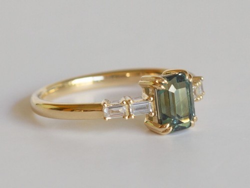 Anillo de compromiso de diamantes turmalina corte esmeralda cultivado en laboratorio de oro amarillo de 14 quilates 1,80 quilates - Imagen 3 de 10
