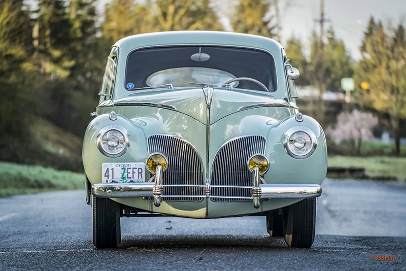 1941 Lincoln Zephyr Shows Beauty of Aerodynamic Styling