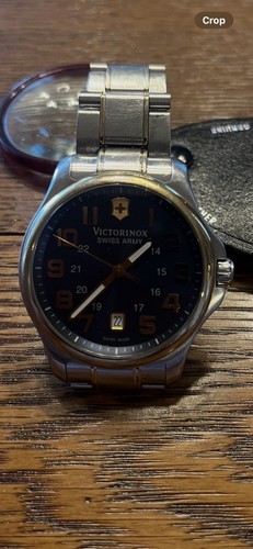Orologio Victorinox Uomo Swiss Army Quarzo Data Quadrante Blu Nuovo Batteria Funzionante