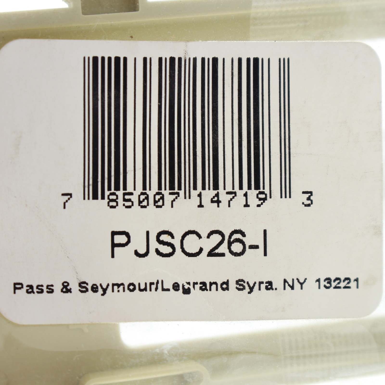 Pass & Seymour PJSC26-I Ivory 1-Gang Decorator Unbreakable Sectional Wallplate