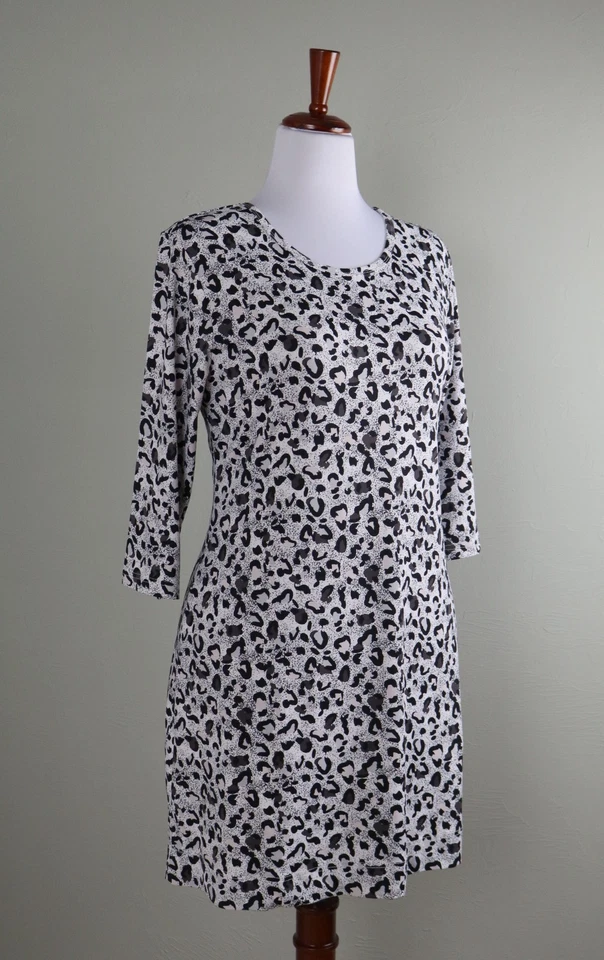Vestido túnica informal estampado leopardo elástico liso talla grande LULU B $98 Foto 2 de 4