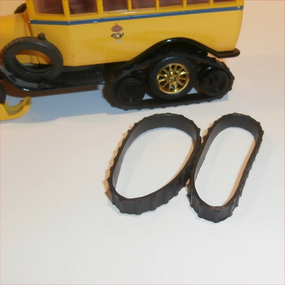 Matchbox Tracks Yesteryear Y16 Scania Halftrack Treads Black Pair - Image 2 of 4