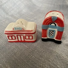 Cracker Barrel Diner And Jukebox Salt And Pepper Shaker Set New#