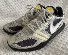 Preços baixos em Nike Kobe Mentality 2 Gray | eBay